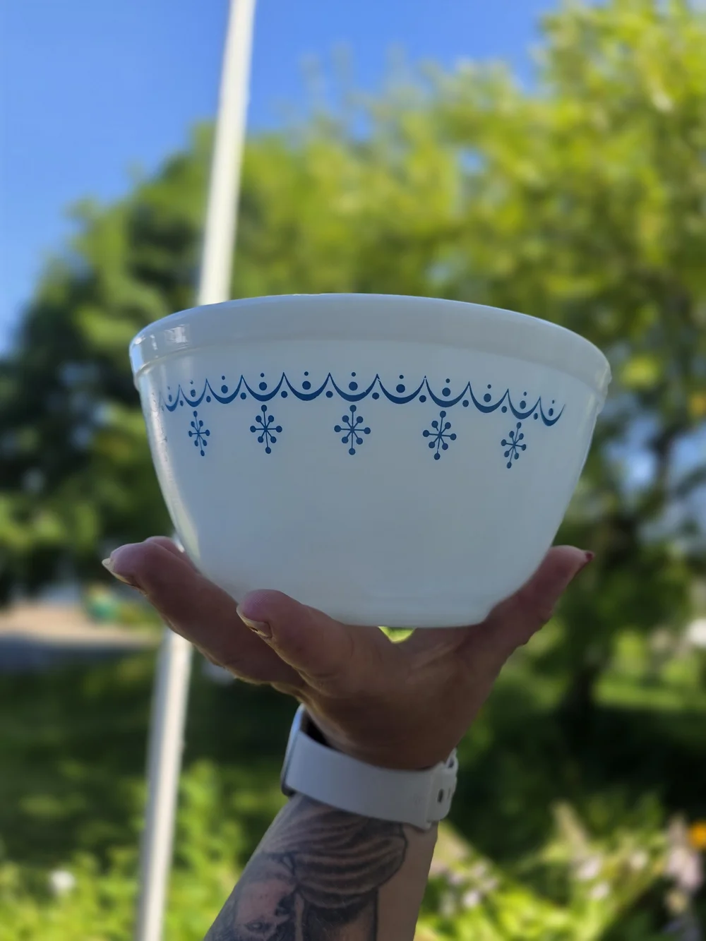 Vintage Pyrex Blue and White Nesting Bowls with Matching Cups